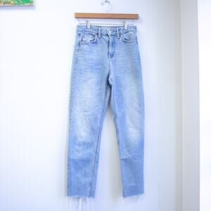 Topshop MOTO W25 x L32 Straight Fit Light Wash Jeans
